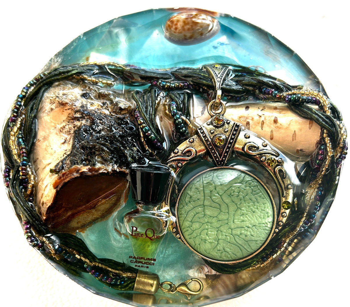 Jade Tide & Beaded Shore Resin Paperweight – Miniature World