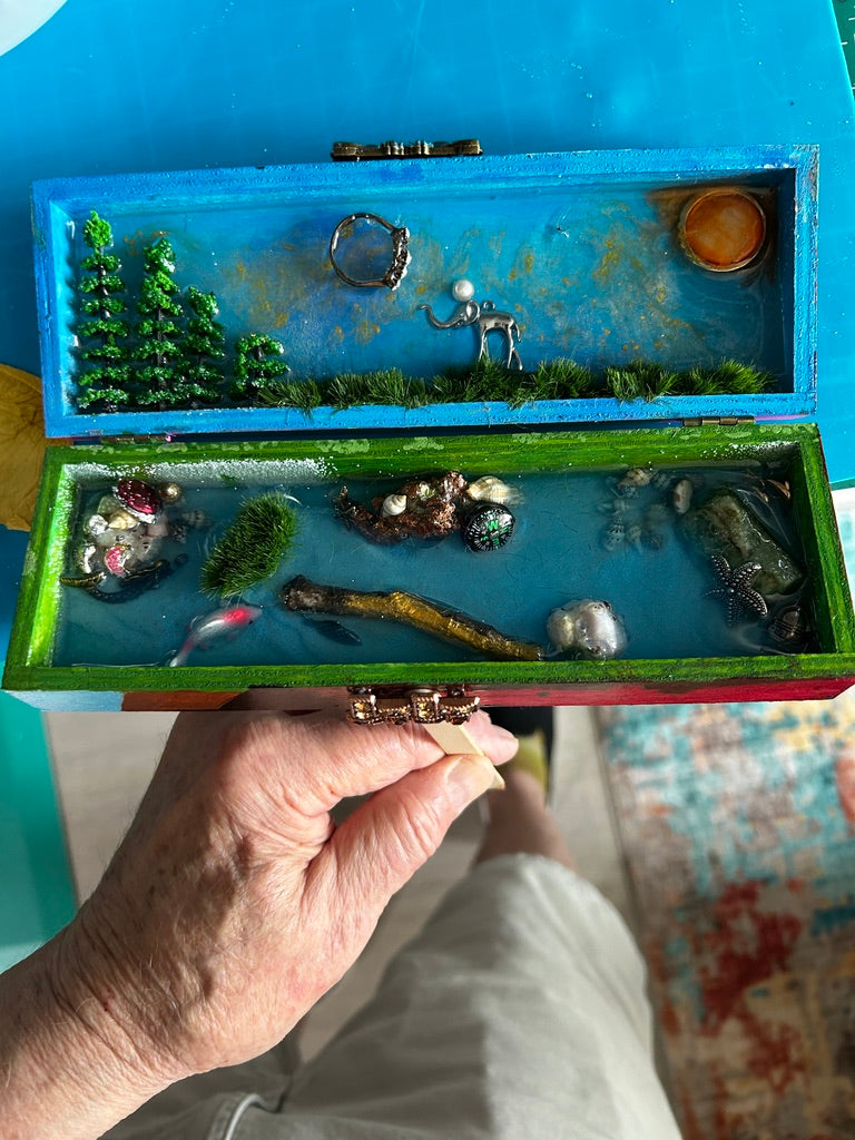 Forest Moon & Ocean Floor Diorama Box – Miniature World open showing two resin diorama scenes