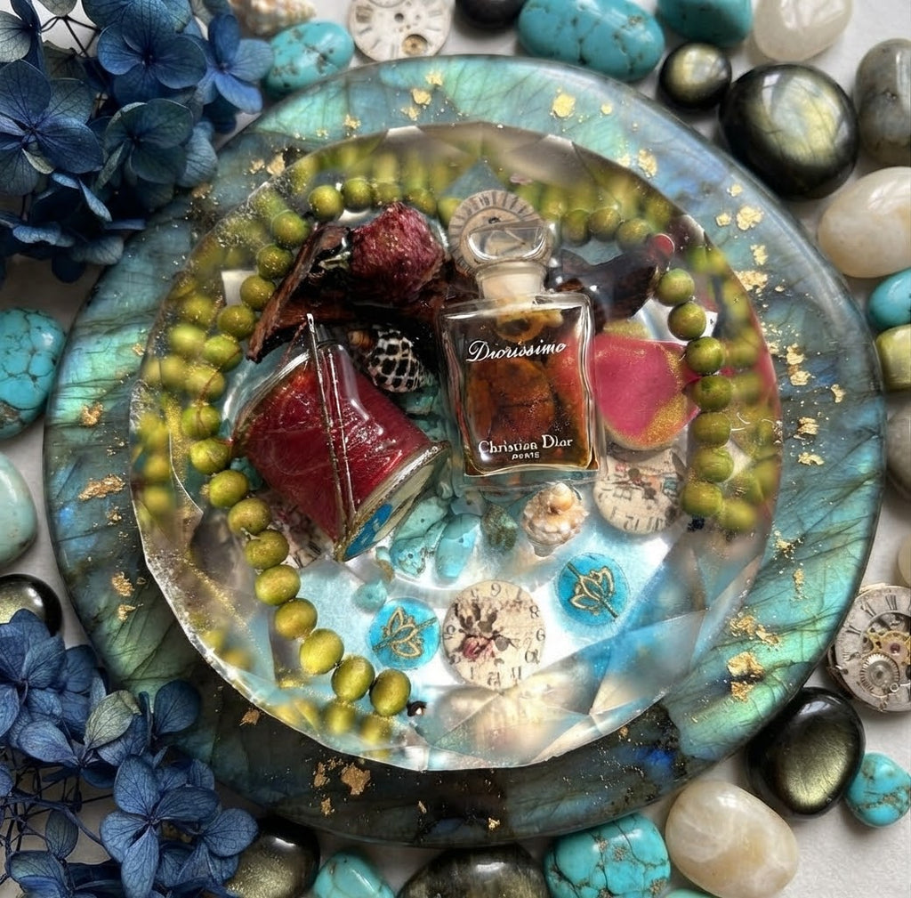 Diorissimo Time Capsule Resin Paperweight – Miniature World styled scene with labradorite and hydrangeas