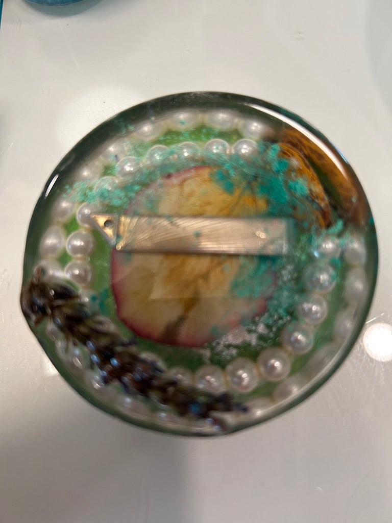 Pearl Strand, Rose & Tie Pin Resin Paperweight – Miniature World with pearl necklace ring and dried rose