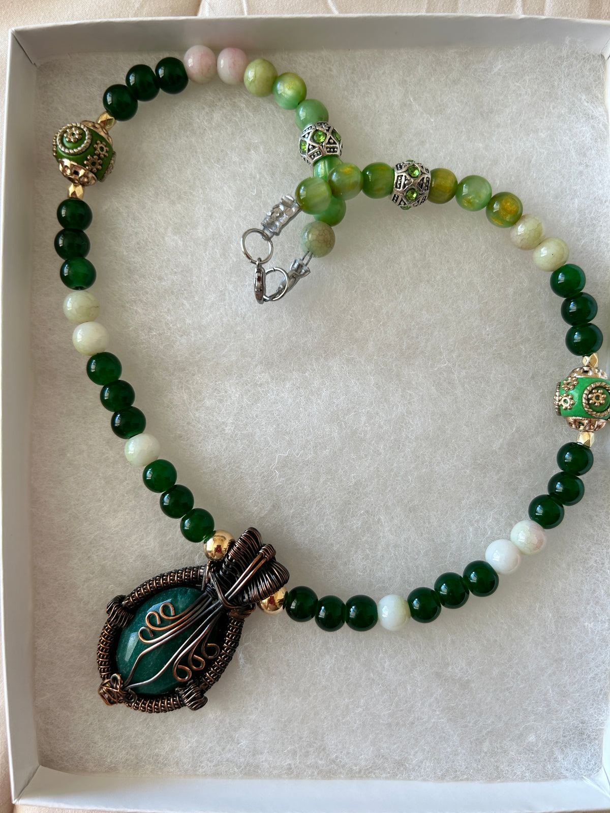 No. 32 – The Verdant Heart – 16" Necklace